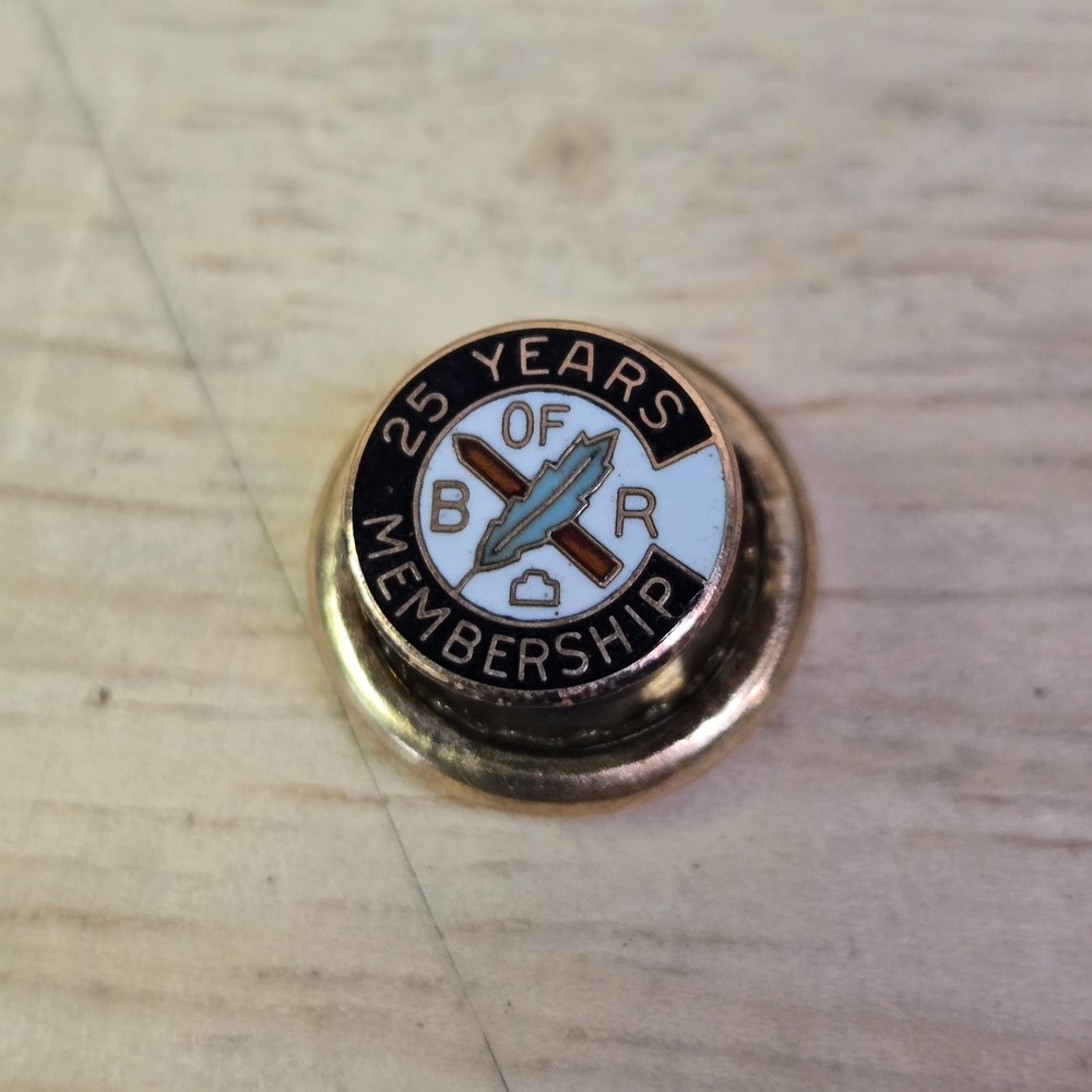 Vintage 10K Gold 25 Years Membership Pin Brotherhood Railroad Enamel Lapel BRA
